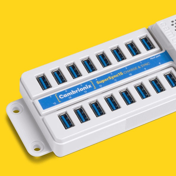 Fast charging USB hub angle view
